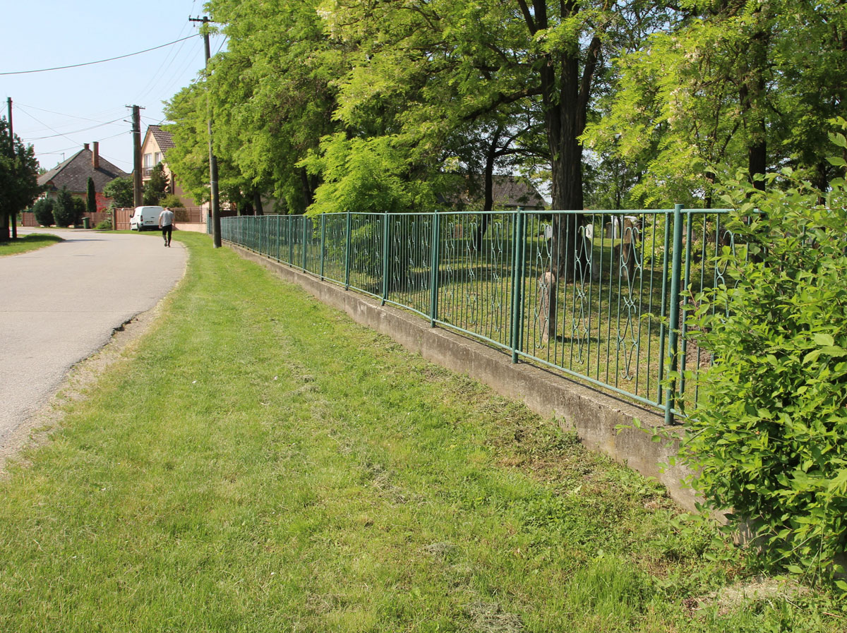 Dolny-Stal-Jewish-Cemetery-1