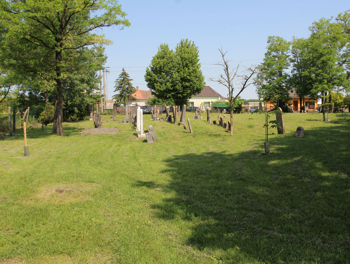 Dolny-Stal-Jewish-Cemetery-5