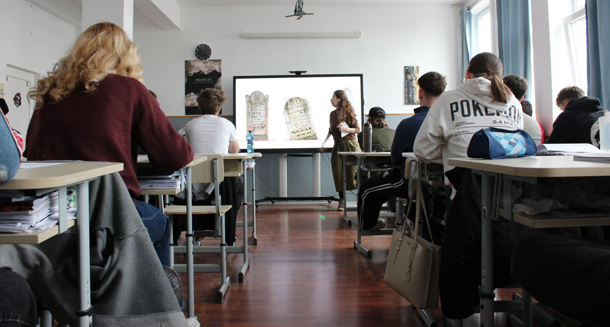 Two Jewish cemeteries were visited during a single guided tour by participants of the ESJF educational program in Satu Mare, Romania