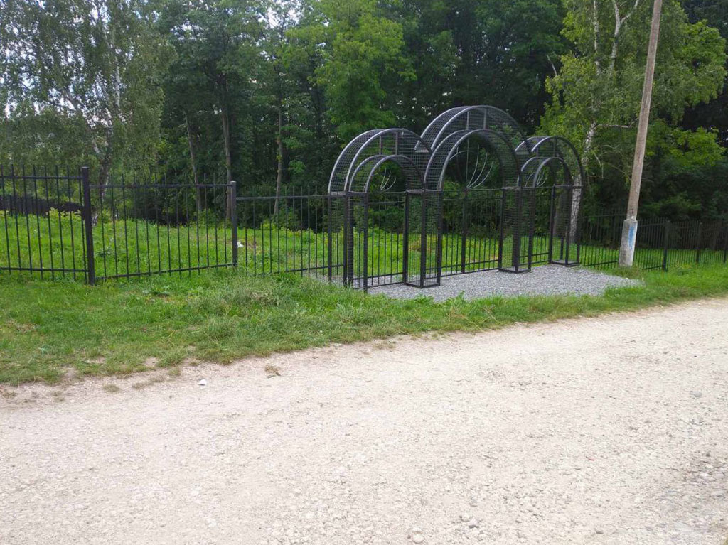 Horodenka-Old-fenced-111