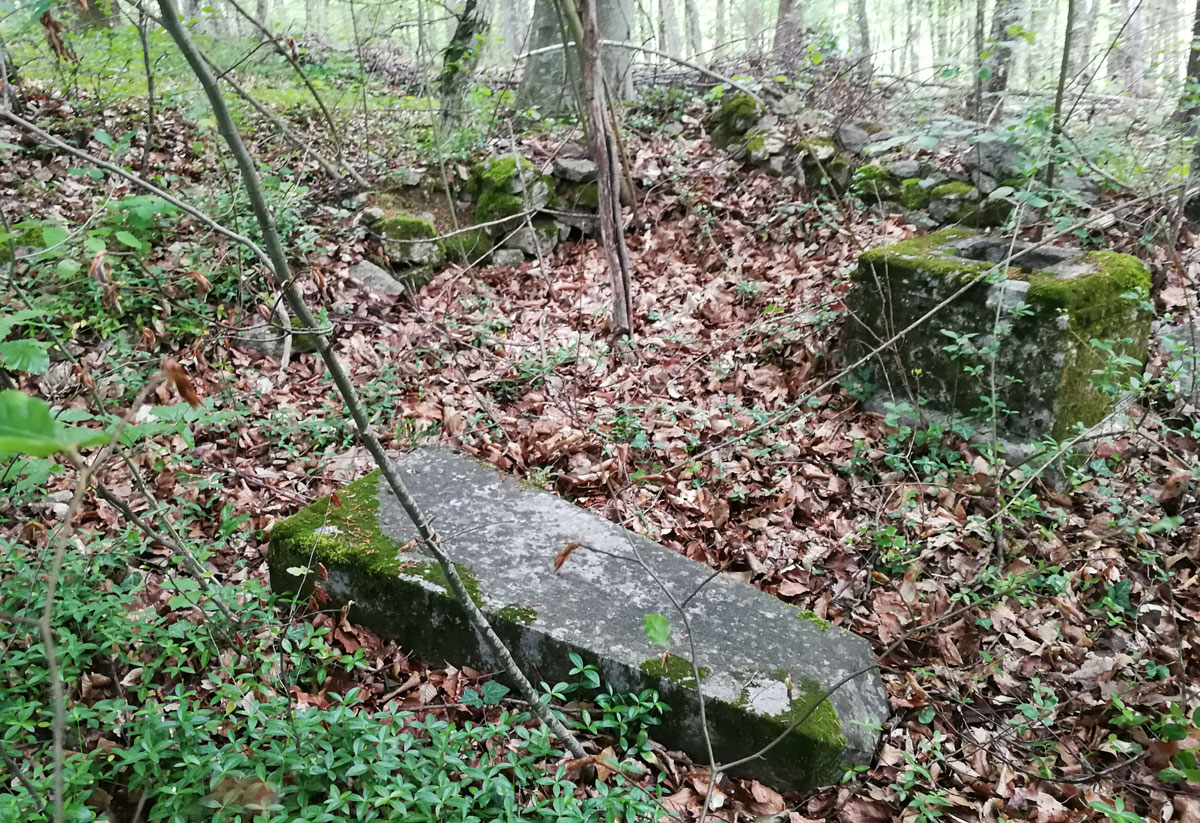Ozalj-Jewish-Cemetery-3