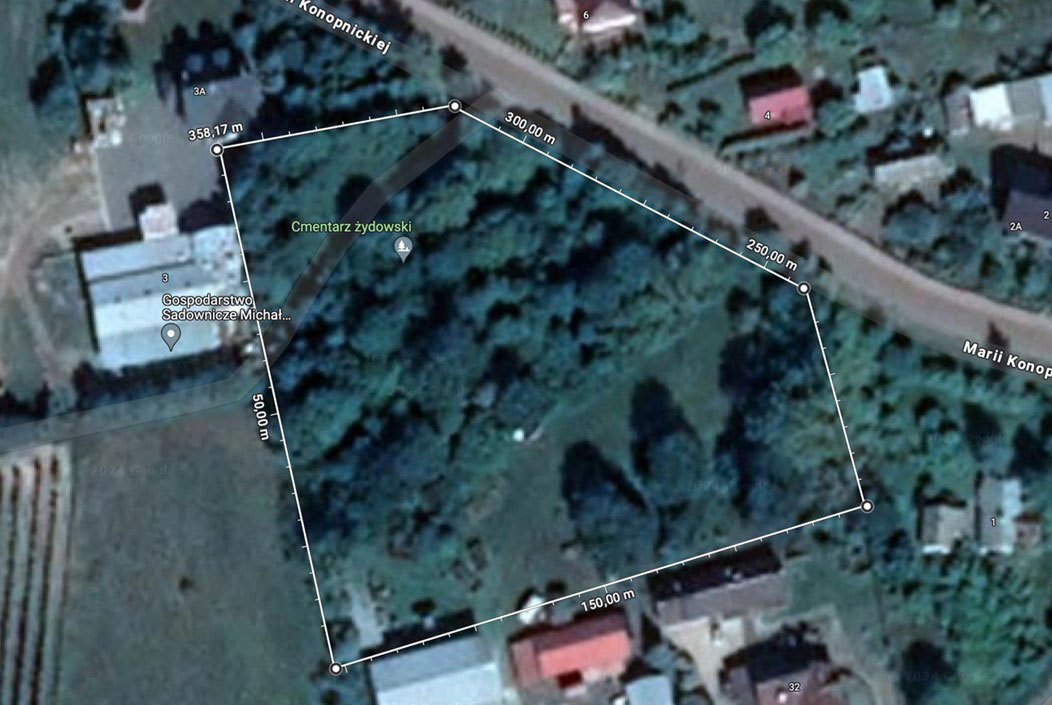 Sarnaki-Jewish-Cemetery-perimeter