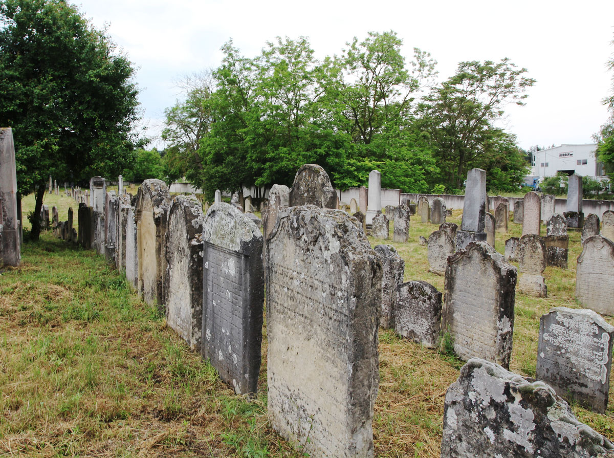 Sastin-Straze-Jewish-Cemetery-9