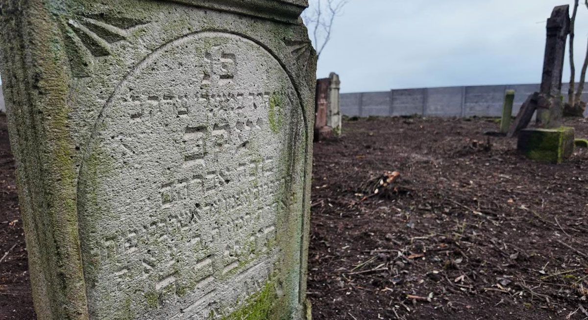 The ESJF has fenced the sixth Jewish cemetery in Hungary this year