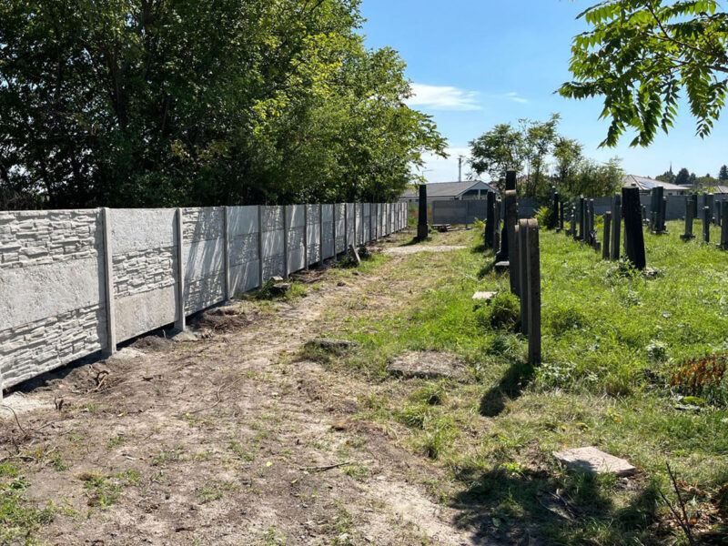 The fence installation around the Jewish cemetery in Veľký Meder, Slovakia, has been completed