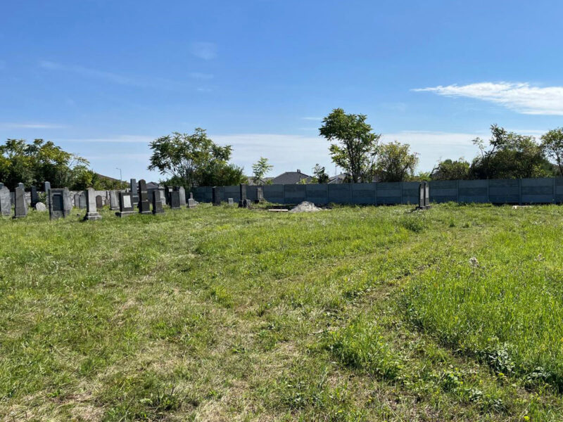 The fence installation around the Jewish cemetery in Veľký Meder, Slovakia, has been completed